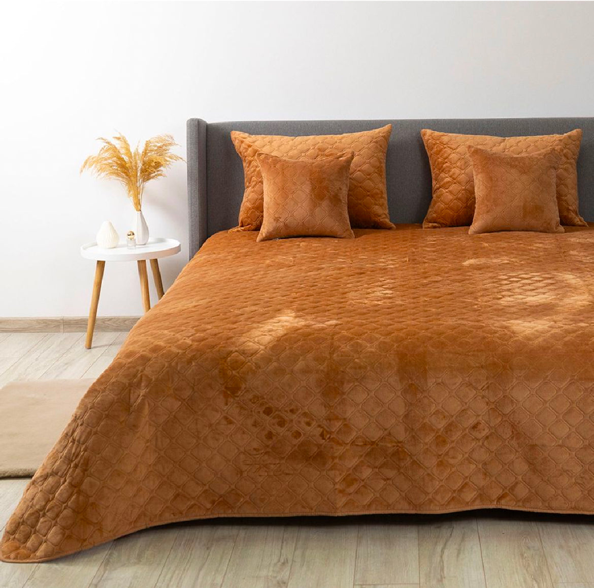 Luxurious Velour Bedspread  Coffe