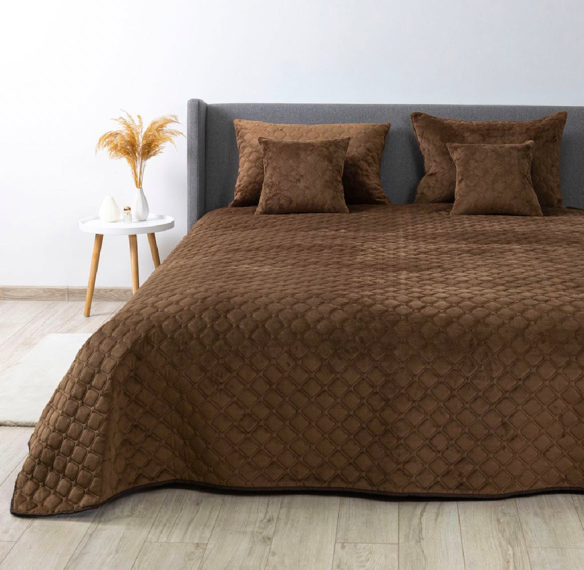 Luxurious Velour Bedspread  Brown