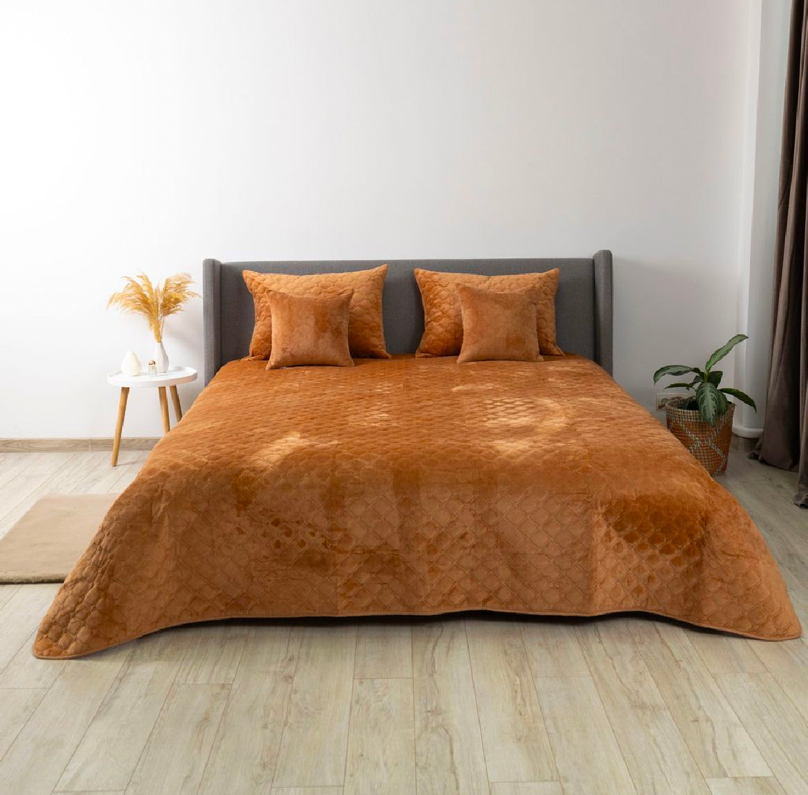 Luxurious Velour Bedspread  Coffe